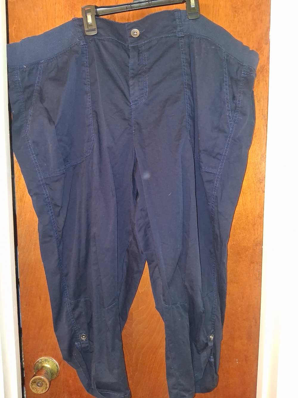 EVRI Women's Navy Drop-Crotch Cargo Capris
